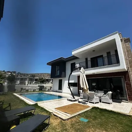 Private Pool For Daily Rent In *