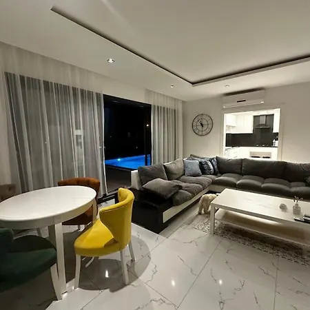 Private Pool For Daily Rent In Kusadası