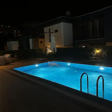 Private Pool For Daily Rent In Kusadası